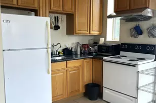 7173 Whitney Ave, New Haven, CT 06510 - Photo 3