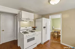 26 St Augustine St, West Hartford, CT 06110 - Photo 17