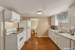 26 St Augustine St, West Hartford, CT 06110 - Photo 15