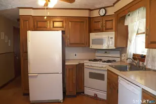 60 Rockledge Dr, Waterbury, CT 06706 - Photo 7