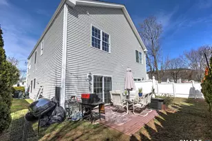 12 Landin St, Woodbridge, CT 06525 - Photo 3