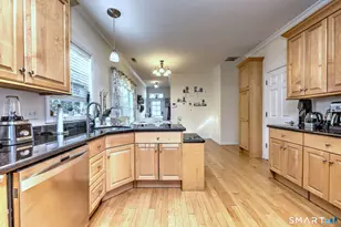 12 Landin St, Woodbridge, CT 06525 - Photo 13