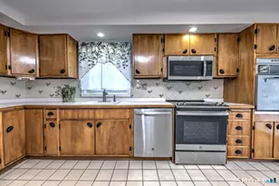 76 Luther St, Bridgeport, CT 06606 - Photo 21