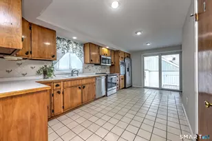 76 Luther St, Bridgeport, CT 06606 - Photo 19