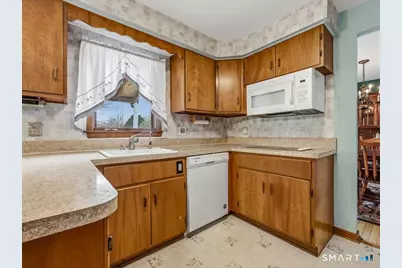 131 Oxbow Drive, Meriden, CT 06450 - Photo 11