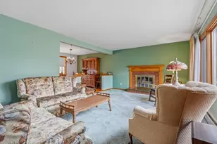 131 Oxbow Dr, Meriden, CT 06450 - Photo 3