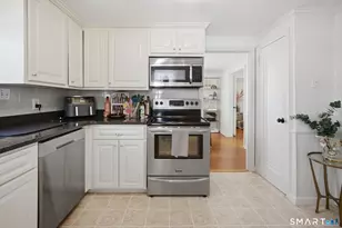 94 Thomas St, West Hartford, CT 06119 - Photo 13