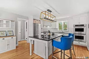 4 Woodridge Cir, Trumbull, CT 06611 - Photo 7