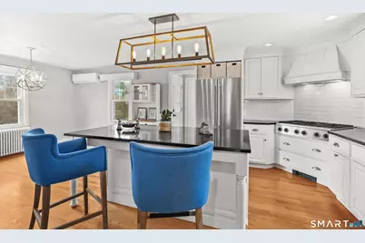 4 Woodridge Circle, Trumbull, CT 06611 - Photo 9