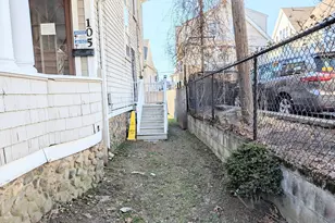 105 Washington Terrace, Bridgeport, CT 06604 - Photo 3