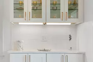 17 College St, Old Saybrook, CT 06475 - Photo 11