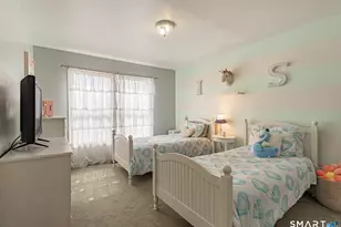 31 Parkwood Ave, Waterbury, CT 06708 - Photo 17