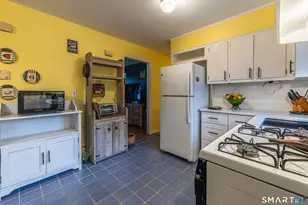 130 Holroyd St, Bridgeport, CT 06606 - Photo 11