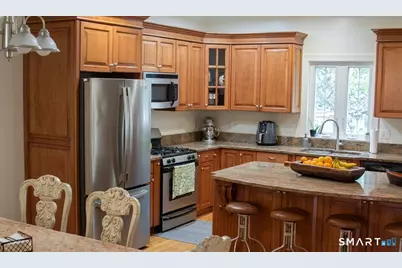 175 Alvin Street #175, Fairfield, CT 06825 - Photo 3