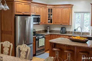 175 Alvin St, Fairfield, CT 06825 - Photo 3