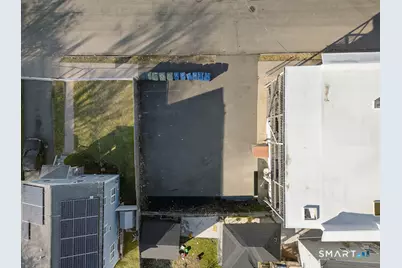 1389 Pembroke Street, Bridgeport, CT 06608 - Photo 17