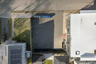 1389 Pembroke St, Bridgeport, CT 06608 - Photo 17