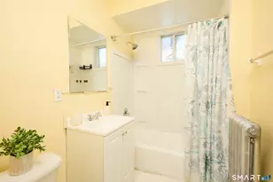 203-207 Wayne St, Bridgeport, CT 06606 - Photo 33