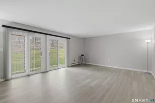 14 Redwood Ct, Cromwell, CT 06416 - Photo 5