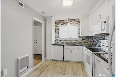 14 Redwood Court #14, Cromwell, CT 06416 - Photo 11