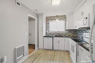 14 Redwood Ct, Cromwell, CT 06416 - Photo 11