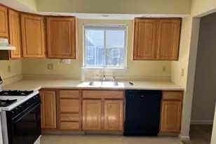 202 Windgate Cir, Monroe, CT 06468 - Photo 3