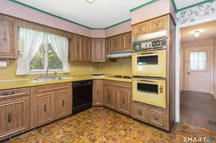 319 Maybrook Rd, Waterbury, CT 06708 - Photo 7