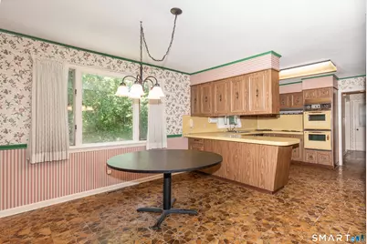 319 Maybrook Road, Waterbury, CT 06708 - Photo 9