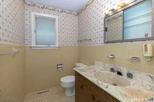 319 Maybrook Rd, Waterbury, CT 06708 - Photo 11