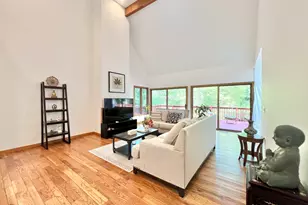 314 Erskine Rd, Stamford, CT 06903 - Photo 7