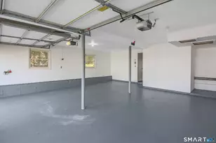 33 Trelane Dr, Bridgeport, CT 06606 - Photo 15