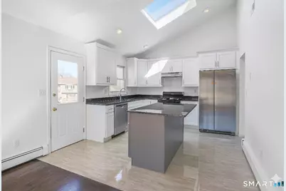 33 Trelane Drive, Bridgeport, CT 06606 - Photo 3