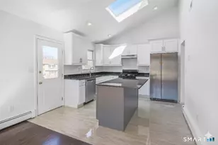 33 Trelane Dr, Bridgeport, CT 06606 - Photo 3