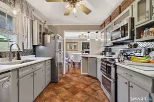 9 Round Hill Dr, Monroe, CT 06468 - Photo 11