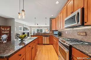 1421 Farmington Ave, Farmington, CT 06032 - Photo 13