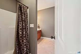 1421 Farmington Ave, Farmington, CT 06032 - Photo 15