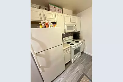 393 Laurel Avenue #210, Bridgeport, CT 06605 - Photo 13