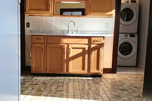 652 High St, Middletown, CT 06457 - Photo 7