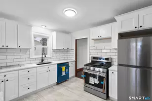 37 Byrneside Ave, Waterbury, CT 06704 - Photo 15