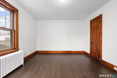 37 Byrneside Avenue, Waterbury, CT 06704 - Photo 5