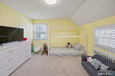 28 Woodmere Road, West Hartford, CT 06119 - Photo 21