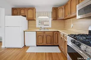 96 Toll House Ln, Fairfield, CT 06825 - Photo 9