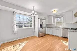 10 Karen Blvd, Newtown, CT 06470 - Photo 3