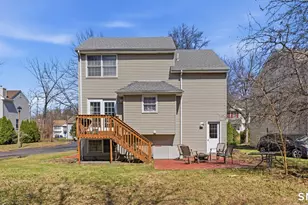 17 Cinnamon Cir, West Hartford, CT 06110 - Photo 5