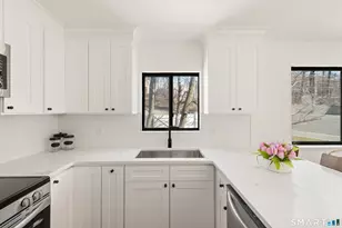 60 Lawn Ave, Stamford, CT 06902 - Photo 19