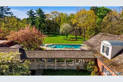 537 Oenoke Ridge, New Canaan, CT 06840 - Photo 3