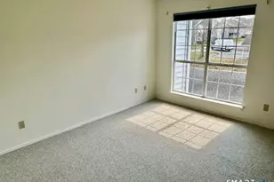 91 Crown Knoll Ct, Groton, CT 06340 - Photo 5