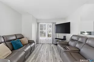 17 Cinnamon Cir, West Hartford, CT 06110 - Photo 9