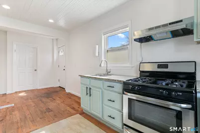 209 Trumbull Avenue, Bridgeport, CT 06606 - Photo 9