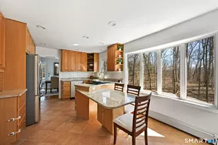 33 Pinnacle Rock Rd, Stamford, CT 06903 - Photo 7